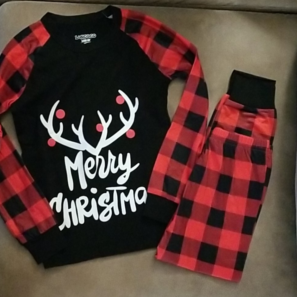 Unisex Christmas PJ's sz 5T NWOT